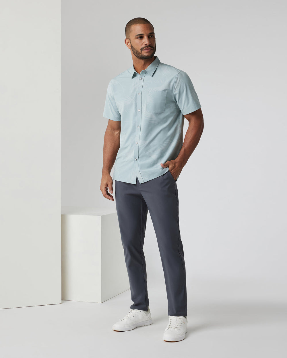 Vuori Short-Sleeve Bridge Button Down Chalk Blue Falling Fronds