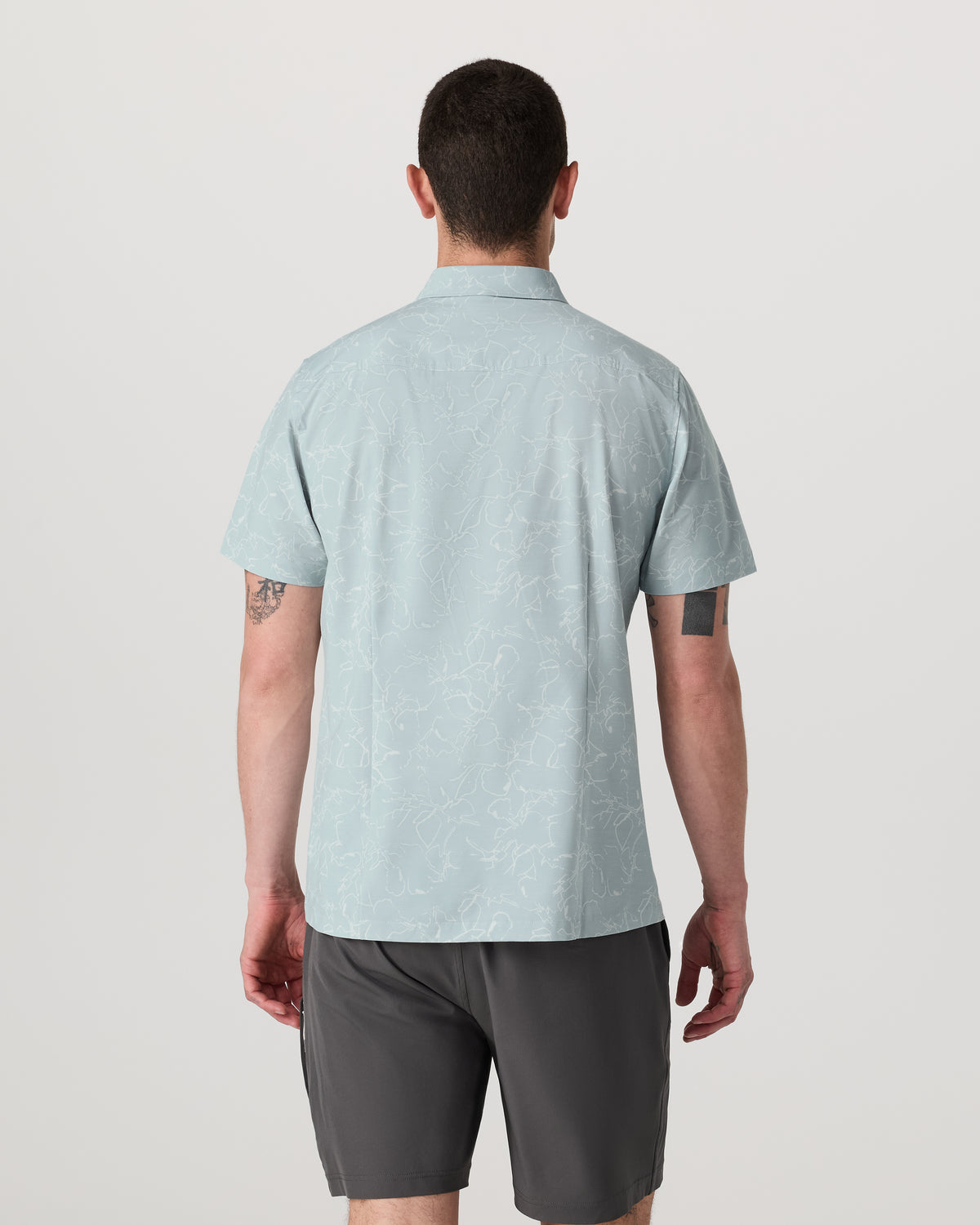 Vuori Short Sleeve Bridge Button Down Men's Chalk Blue Shirt
