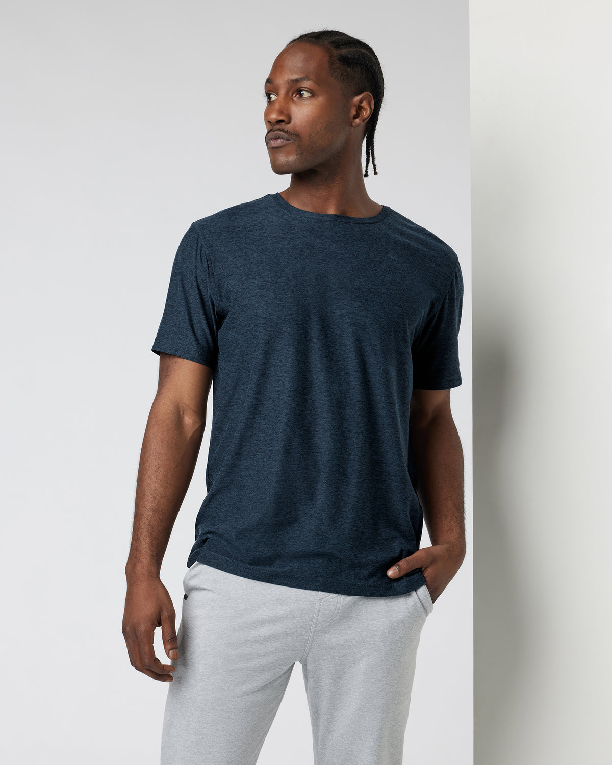 Vuori Strato Tech Tee Men's Navy Heather Blue Tee