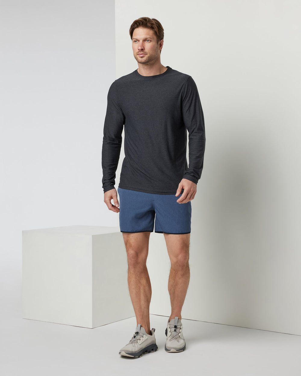 Vuori Long-Sleeve Strato Tech Tee Men's Charcoal Shirt