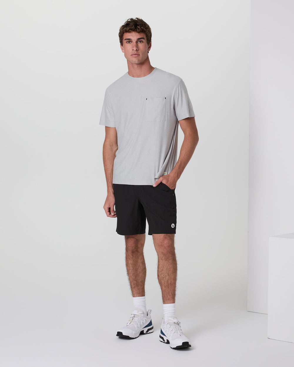 Vuori Short Sleeve Strato Pocket Tee - Relaxed Fit Platinum Heather