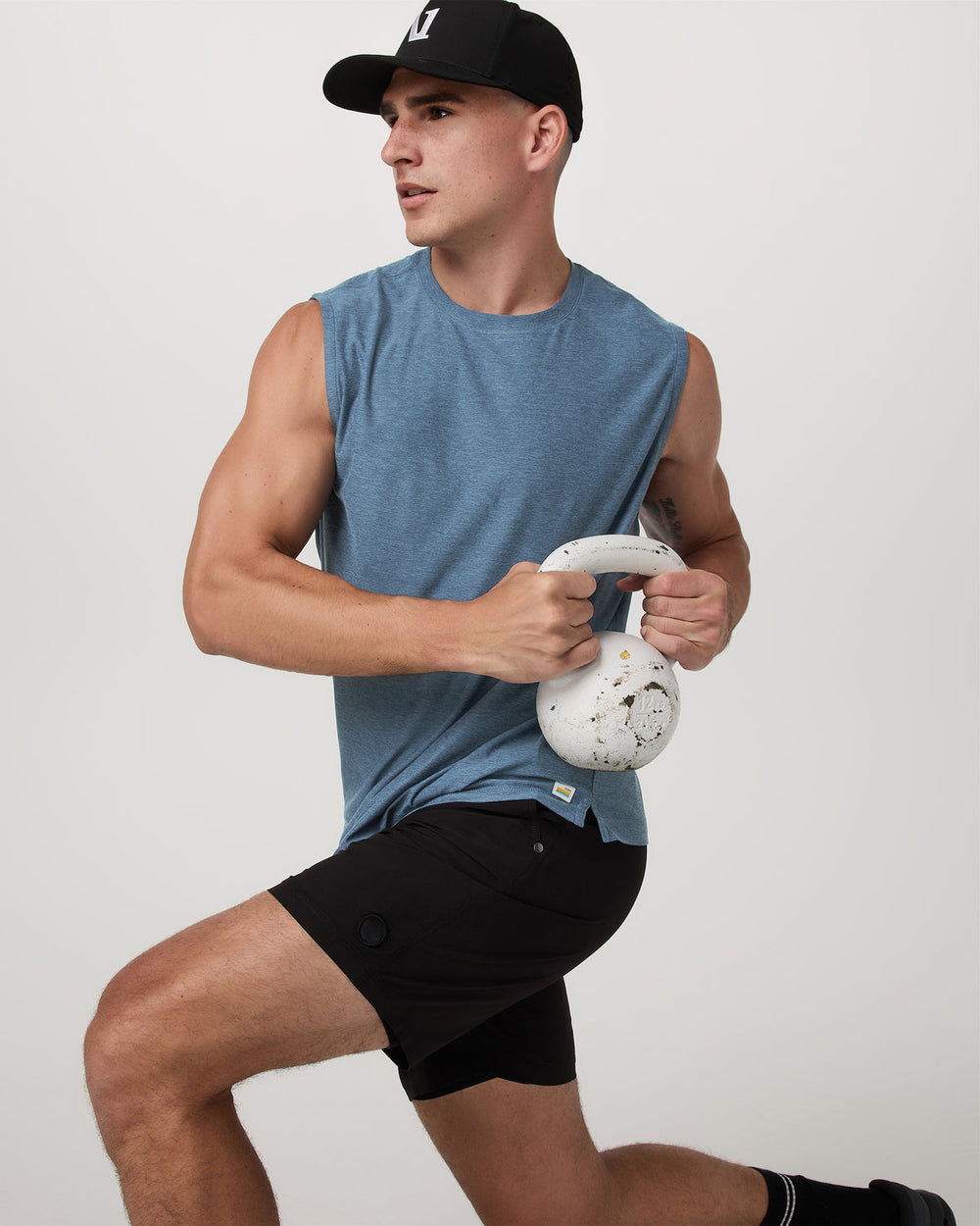 Vuori Strato Muscle Tee Men's Pool Blue Heather Tank Top