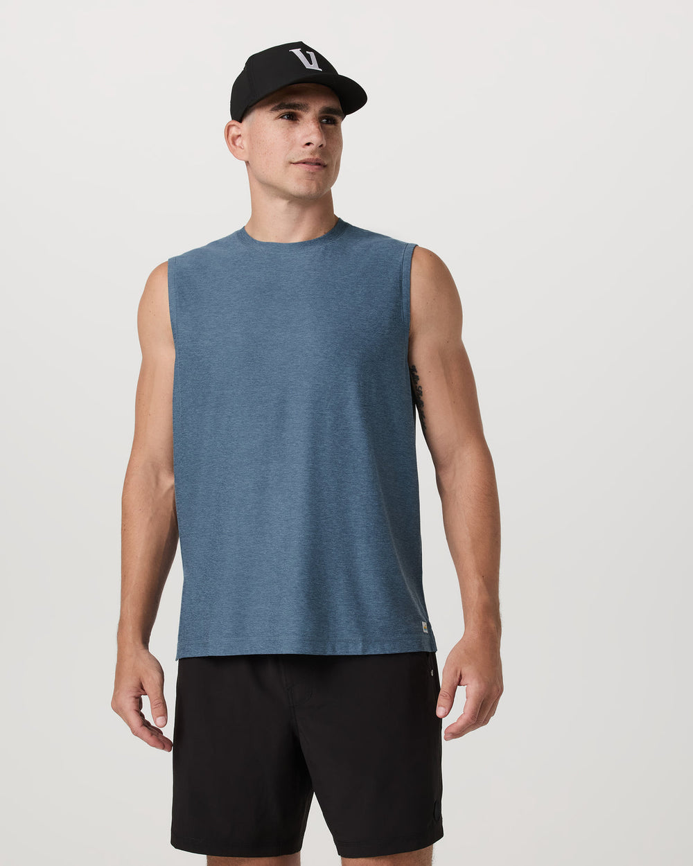 Vuori Strato Muscle Tee Men's Pool Blue Heather Tank Top
