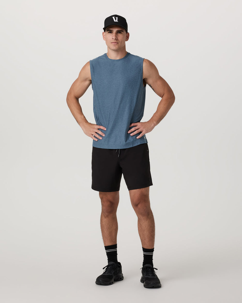 Vuori Strato Muscle Tee Men's Pool Blue Heather Tank Top